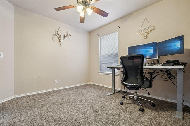 Building Photo - 3308 Ross Cove