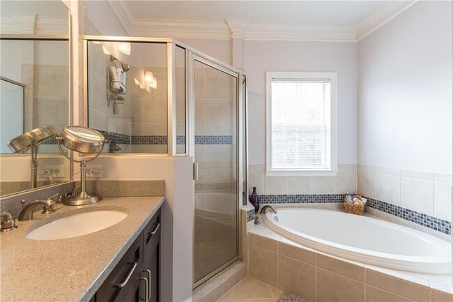 Building Photo - 1155 Glenridge Pl NE