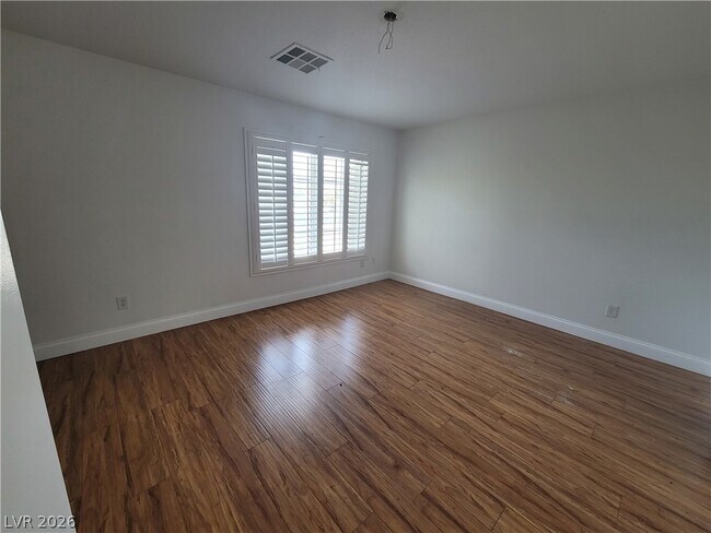 Building Photo - 6140 Pine Villa Ave