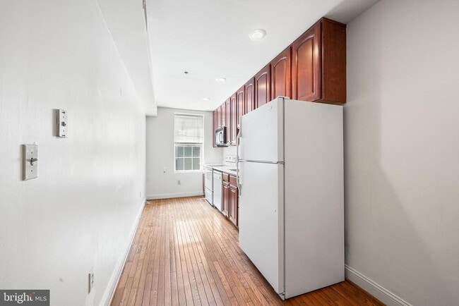 Building Photo - 48 N Front St