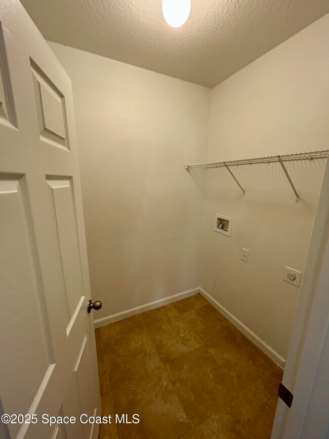 Building Photo - 134 Lure Ct SW
