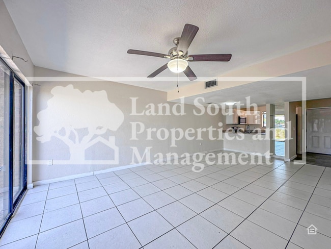 Building Photo - 1836 N Crystal Lake Dr