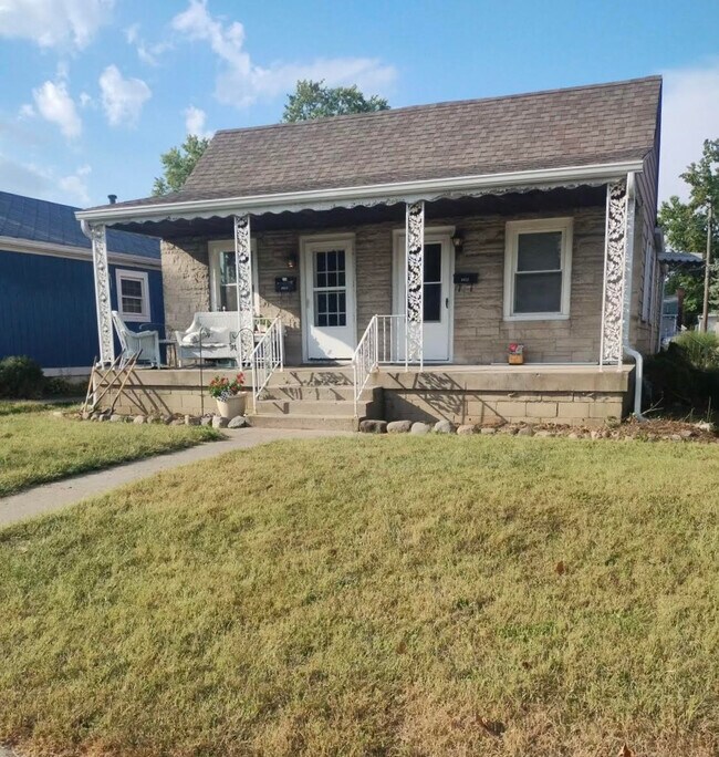 Building Photo - 4952 W 12th St