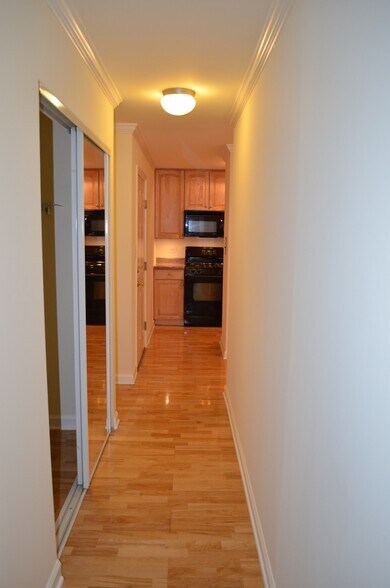 Building Photo - 2407 North Kennicott Drive