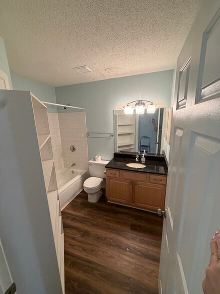 Building Photo - 1226 Wilshire Cir