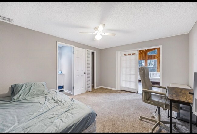 Building Photo - 4157 Autrey Ave E
