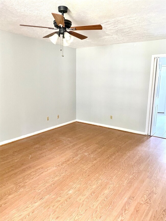 Building Photo - 2818 Stoney Wood Dr