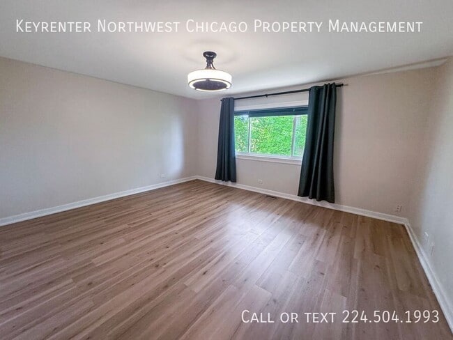Building Photo - 1028 Tiverton Ct