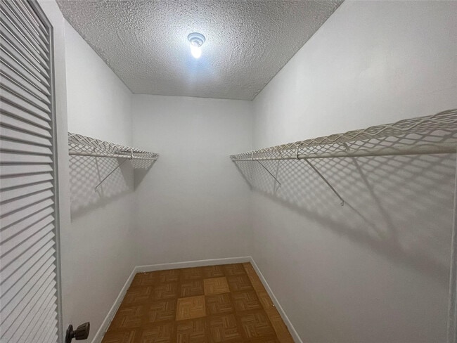 Building Photo - 3301 Spanish Moss Terrace