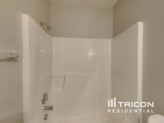 Building Photo - 5419 Village Ridge