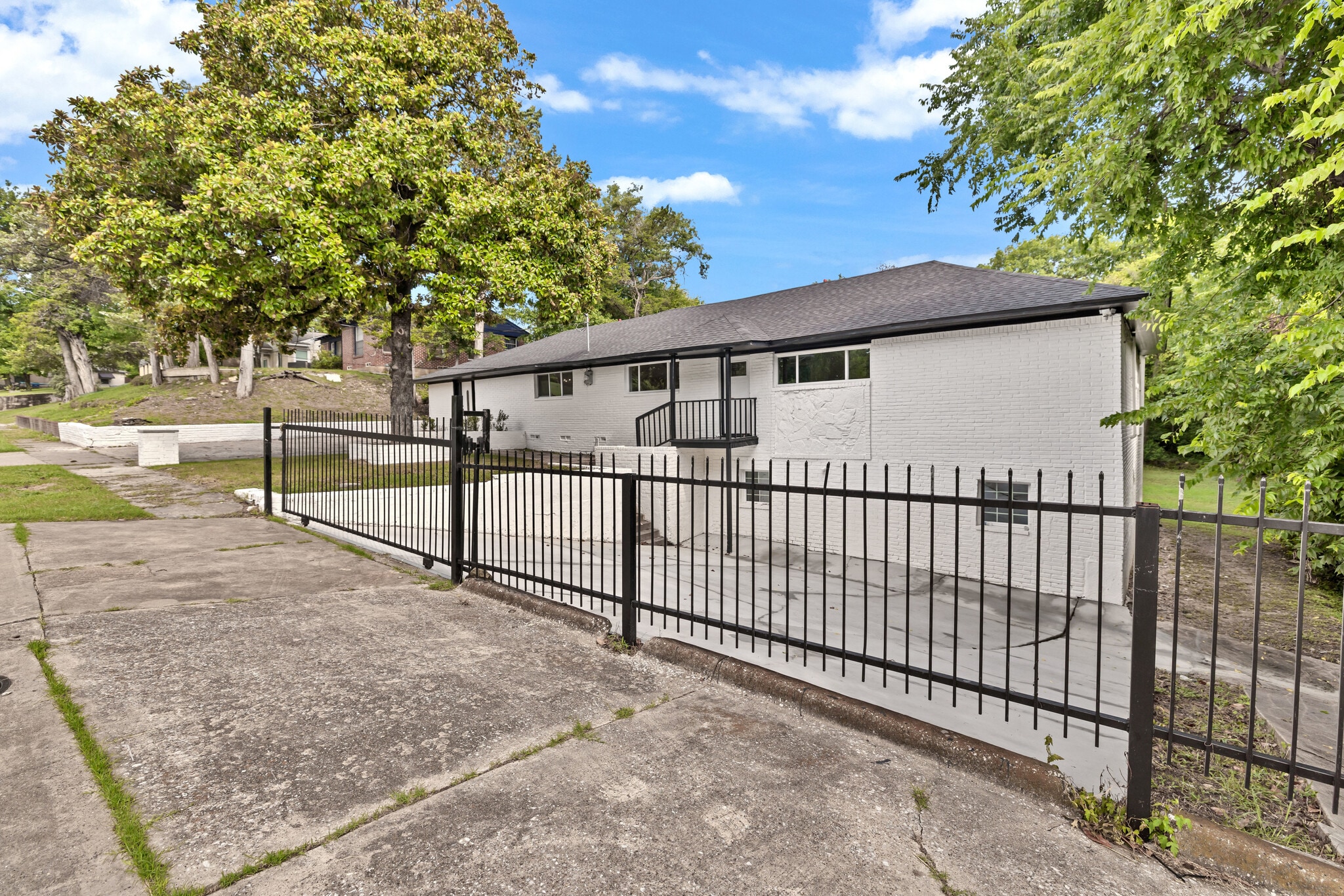 Building Photo - 1621 Stella Ave