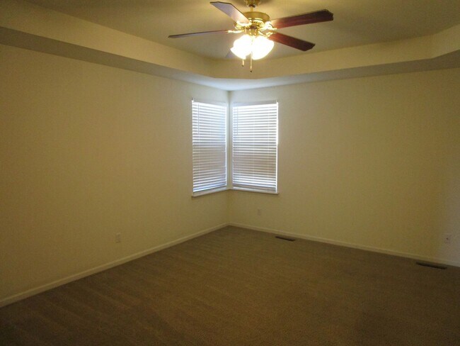 Building Photo - 1725-1727-1727 Louise Cir