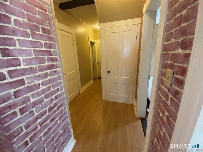 Building Photo - 114 Nooks Hill Rd