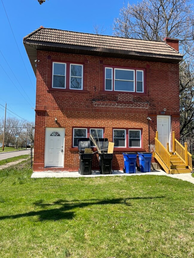 Building Photo - 3610 E 139th St