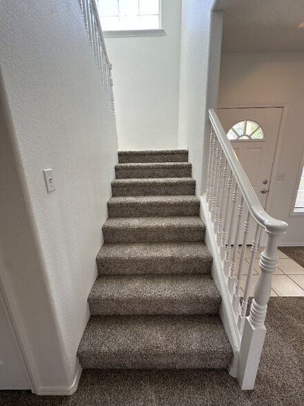 Building Photo - 670 Teton Dr