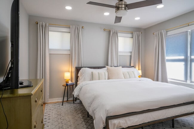 Building Photo - 525 Circle Dr