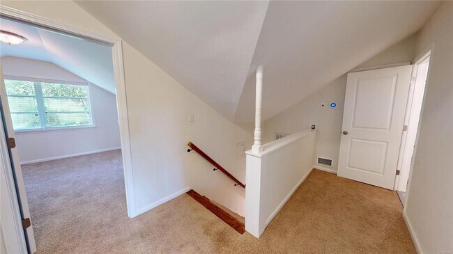 Building Photo - 345 Cloverdale Rd