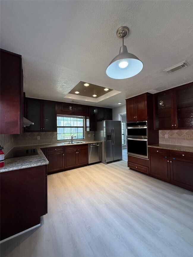 Building Photo - 1042 Cascade Creek Dr