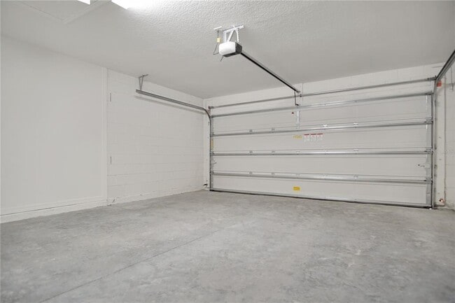Building Photo - 9224 Westside Hls Dr