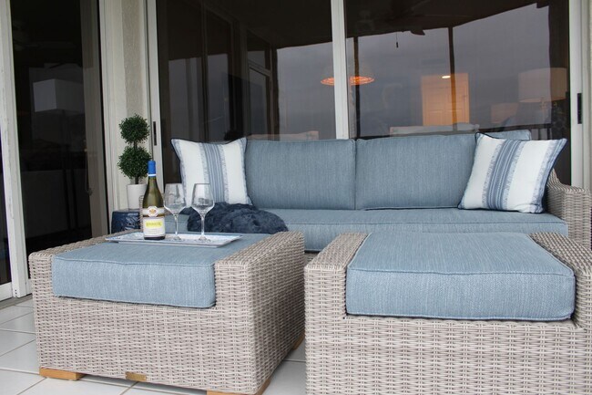 Building Photo - **PELICAN BAY**ST NICOLE**NEWLY FURNISHED**STUNNING SEASONAL OR ANNUAL RENTAL**