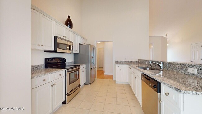 Building Photo - 536 Catamaran Dr