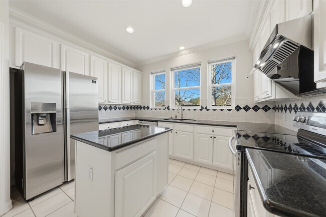 Building Photo - 4208 Greystone Way