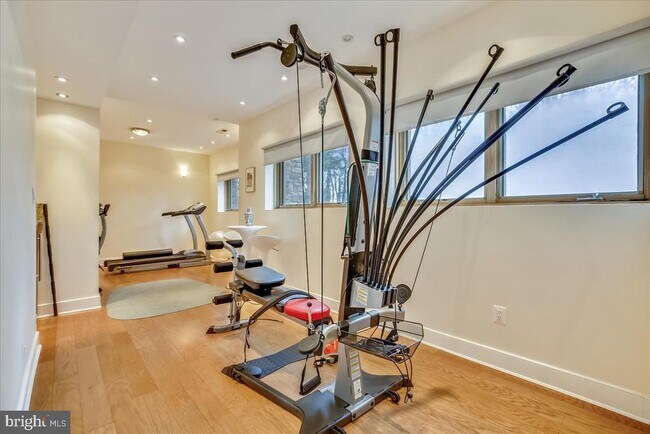 Building Photo - 6600 80th Pl