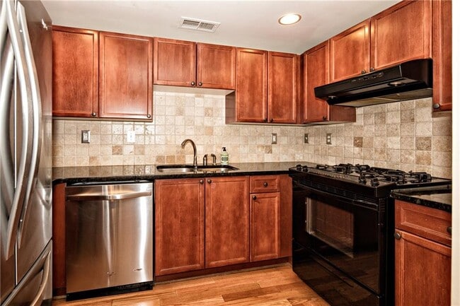 Building Photo - 4248 River Green Dr NW