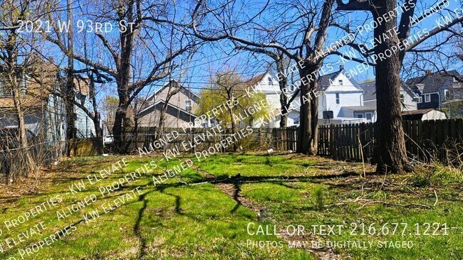 Building Photo - 2021 W 93rd St