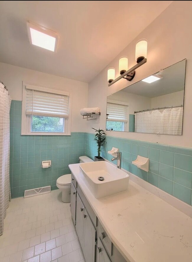 Building Photo - 68 Durrett Dr