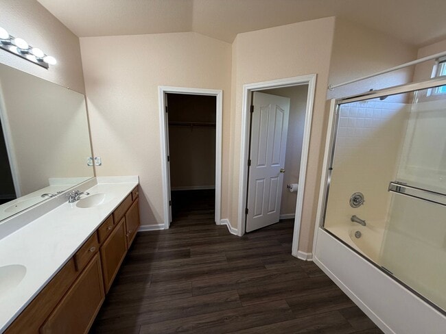 Building Photo - 2371 Roman Dr