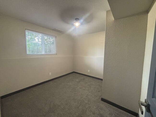 Building Photo - 4 Bed, 3 Bath Home Available Now!  MileSto...