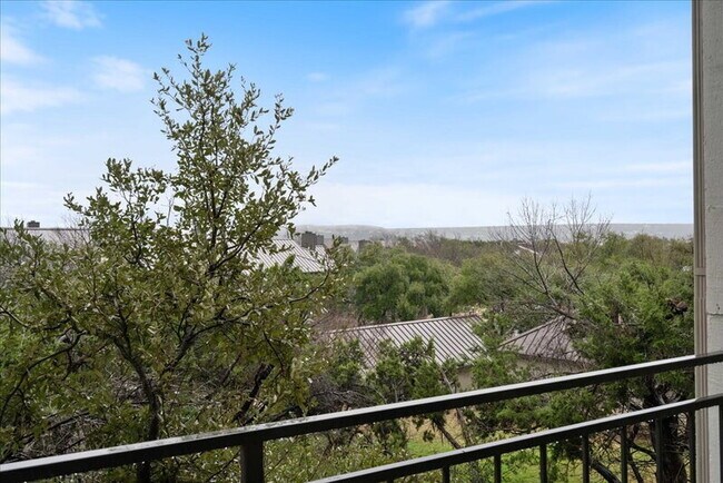 Building Photo - 6000 Shepherd Mountain Cove