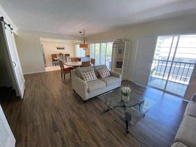 Building Photo - 2700 Cove Cay Dr