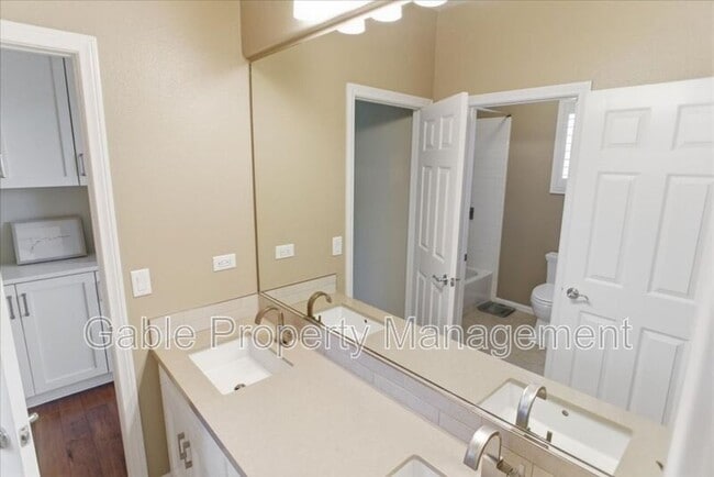 Building Photo - 26882 Greenleaf Ct
