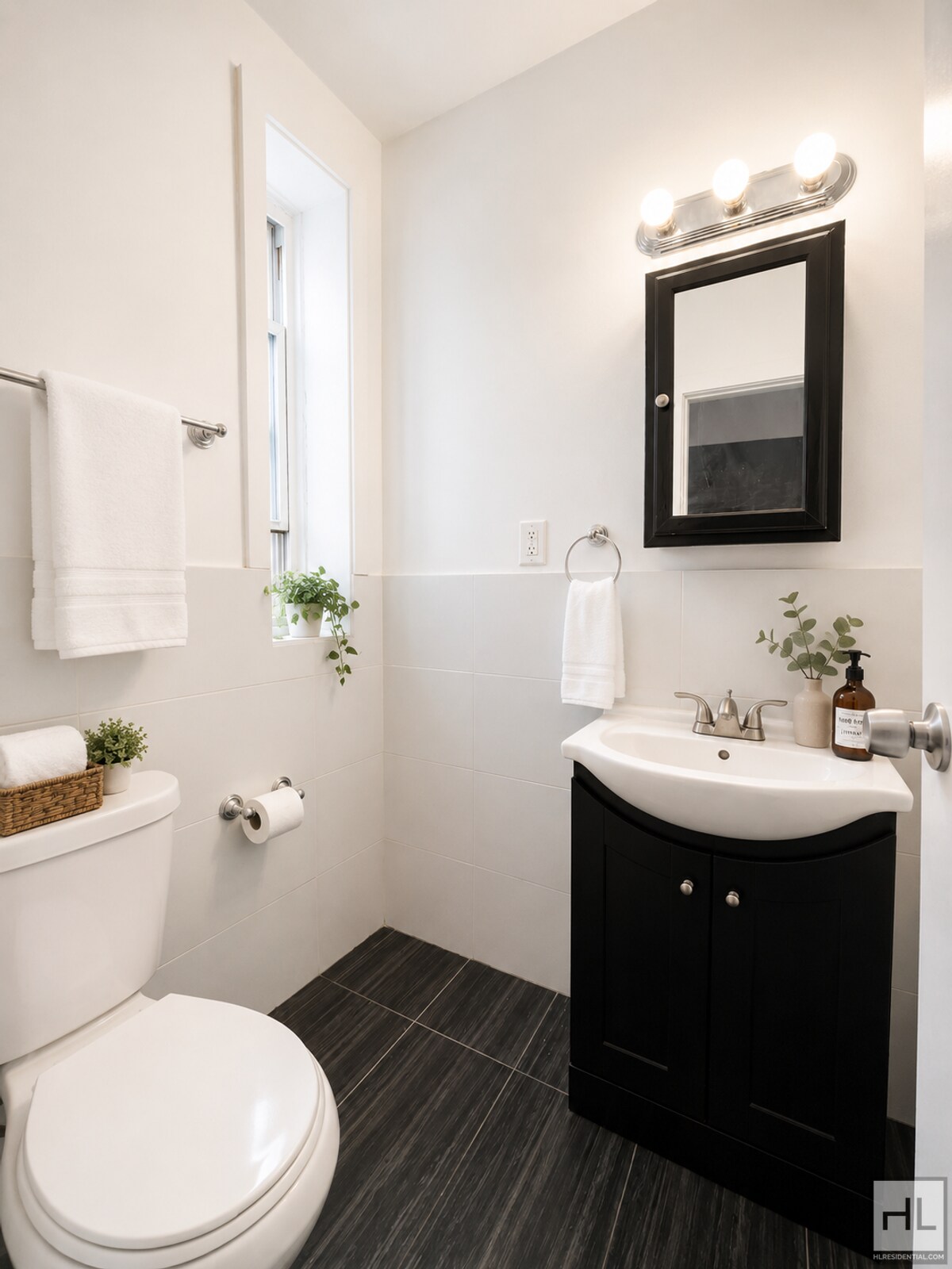 Building Photo - AVAIL. AUGUST 1st. Classic Crown Heights 2-Bed, 1-Bath