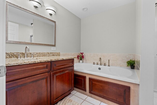 Building Photo - 9 Edgewood Rd