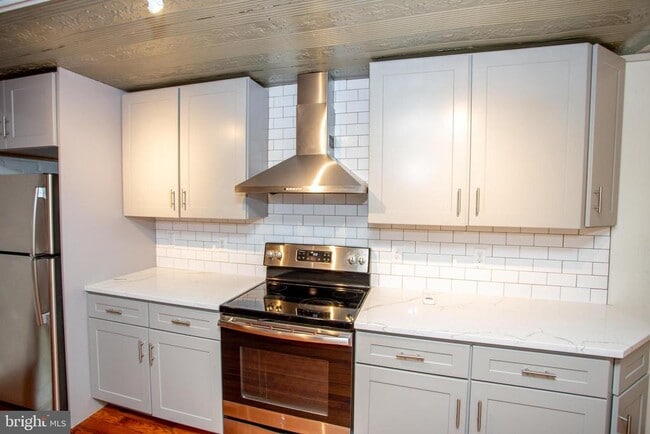 Building Photo - 54 Coryell St