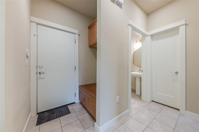 Building Photo - 4406 Banister Ln