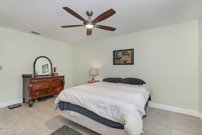 Building Photo - Charming 2-bedroom, 1-bathroom condo