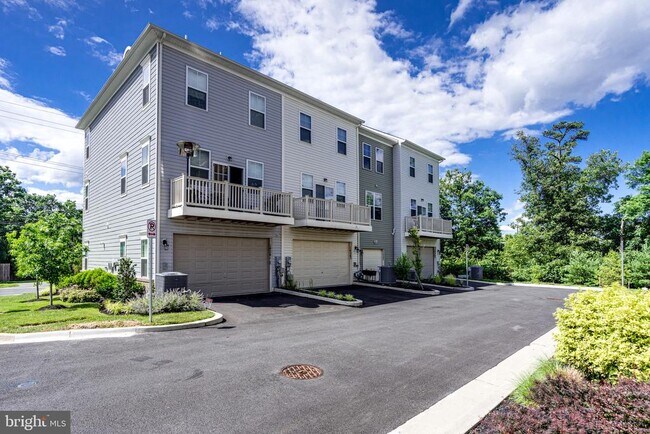 Building Photo - 14263 Travilah Rd