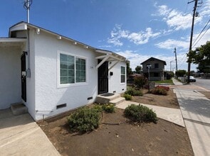 Building Photo - McKenzie 1107-1141