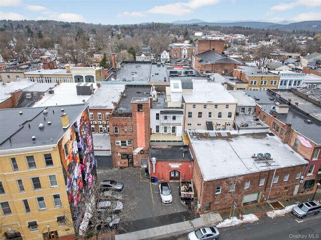 Building Photo - 316 Wall St