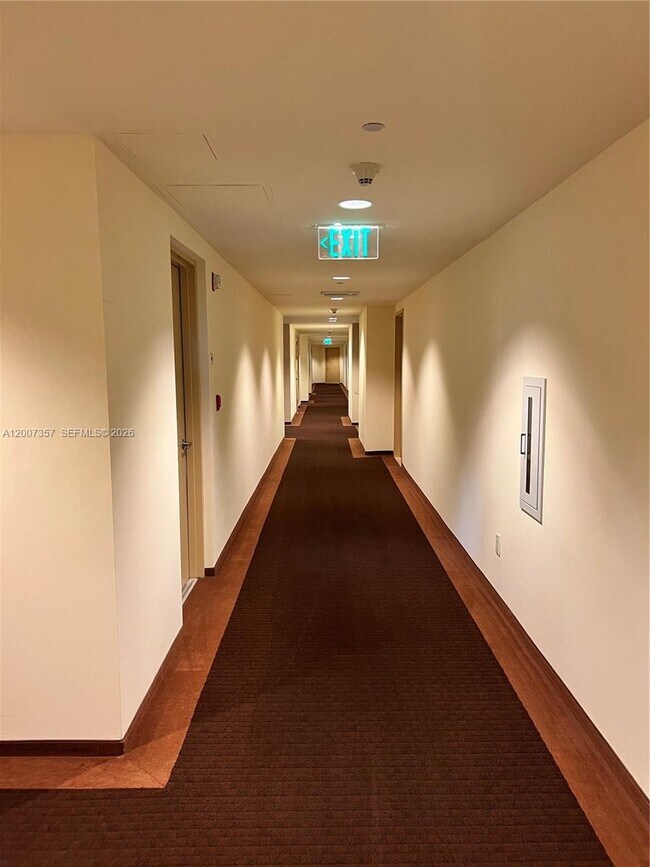 Building Photo - 2475 Brickell Ave