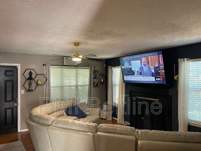 Building Photo - 5825 Old Carriage Dr