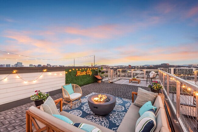 Building Photo - 2807 Delaware Ave