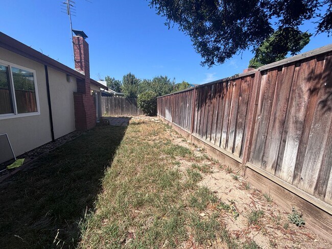 Building Photo - 5328 Cedar Grove Cir