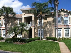 Building Photo - Second Floor 3 Bed 2 Bath Condo in South K...