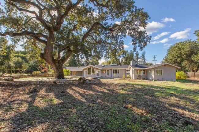 Building Photo - 27696 Vogue Ct