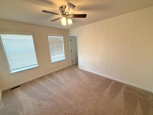 Building Photo - 6778 McCormick Dr
